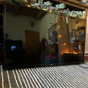 LG 43” Smart LED TV Full HD webOS HDMI Netflix